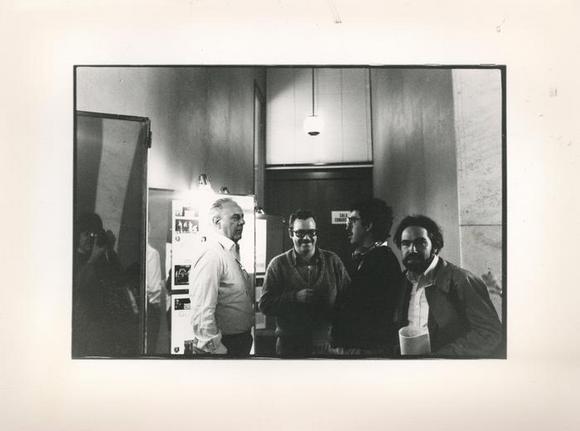 a sinistra Dario Fo, il terzo da sinistra di profilo Flavio Ambrosini