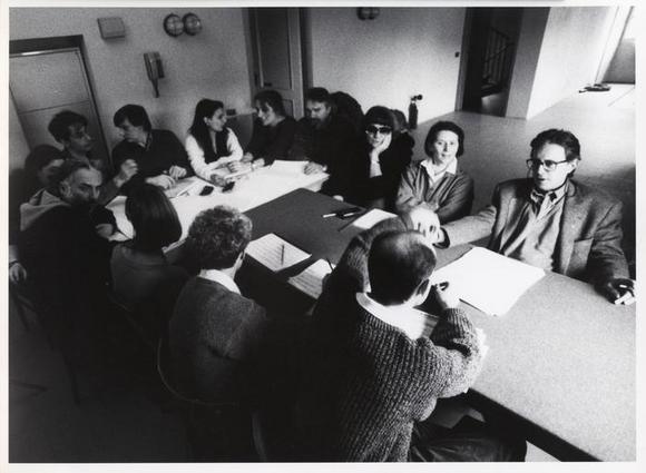 si riconoscono: di fronte da destra: Massimo De Francovich, Anna Maria Gherardi, Paola Bacci, Carlo Montagna; di schiena a sinistra Giorgio Marini