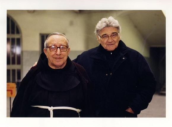 a sinistra Don Ruggero Cipolla