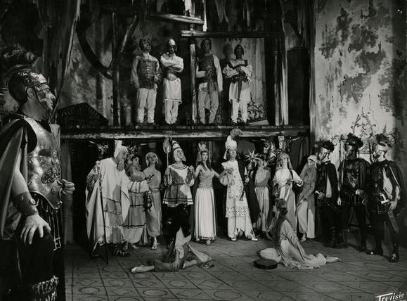 Una scena d'insieme: a sinistra Gastone Bartolucci, Giulio Oppi, al centro Carla Parmeggiani, Ernesto Calindri