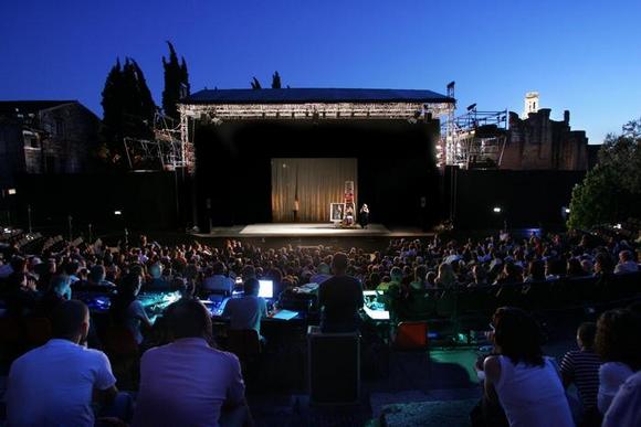 La scena e il pubblico all'Arena di Verona