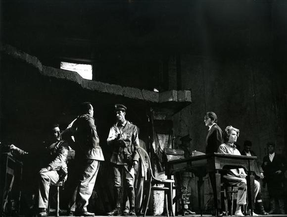 Bob Marchese, Carlo Bagno (di spalle), Roberto Bisacco, Franco  Parenti, Carla Gravina