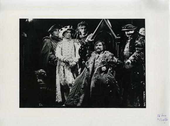al centro: Giulio Brogi, da sinistra: Berto Gavioli, Michele Renzullo, Pietro De Silva, Enrico Palazzeschi