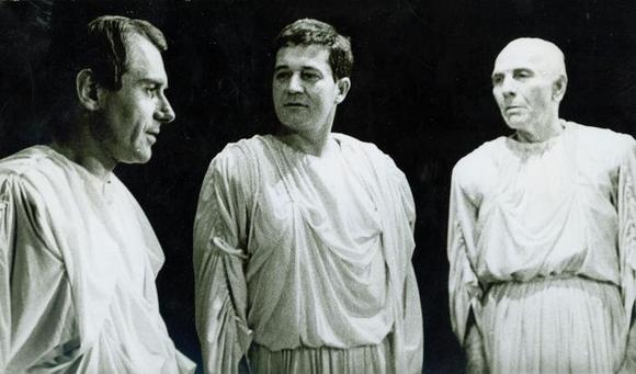Andrea Bosic, Renzo Giovampietro e Mario Ferrari. Fotografia pubblicata su «Il Dramma», A. 39, nuova serie n. 316 (gennaio 1963), p. 76