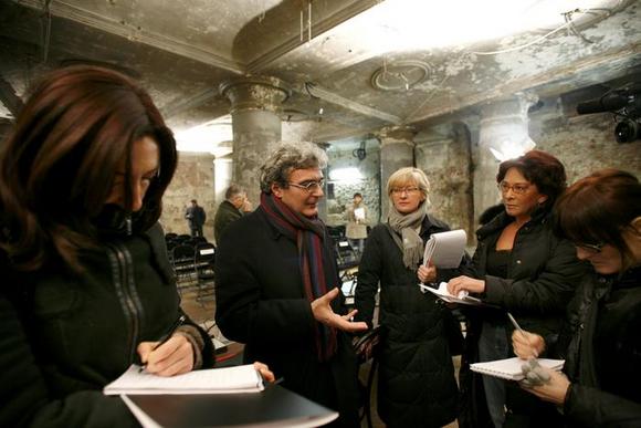 Mario Martone intervistato dai giornalisti