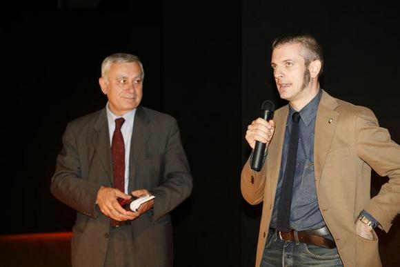 Al microfono Giuseppe Culicchia, autore di Ritorno a Torino dei signori Tornio con Giancarlo Guiati, Presidente GTT, Gruppo Torinese Trasporti