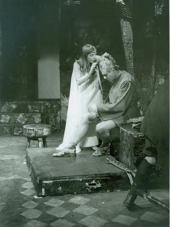 Adriana Asti, Gianni Santuccio, Foto pubblicata su «Il dramma», n. 338-339 (novembre-dicembre 1964)