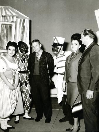 Silvana De Santis, Alvise Battain e Franco Passatore con il clown Popov (al centro), la moglie Alessandra e il direttore del Circo di Mosca (a destra)