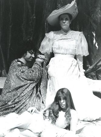 Franco Branciaroli, Relda Ridoni, Luisa De Santis (in basso)