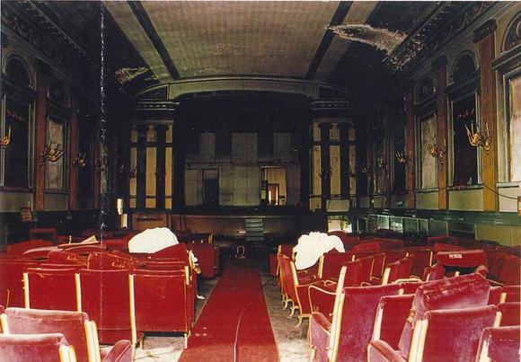 La sala prima del restauro