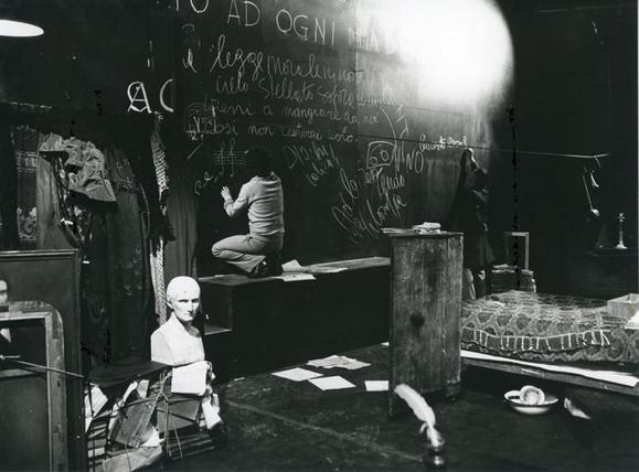 Una scena, di schiena: Roberto Sturno, Franco Alpestre