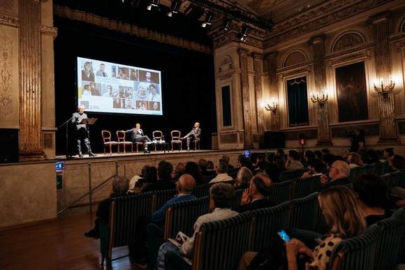 sul palco Filippo Fonsatti, Valerio Binasco, Lamberto Vallarino Gancia