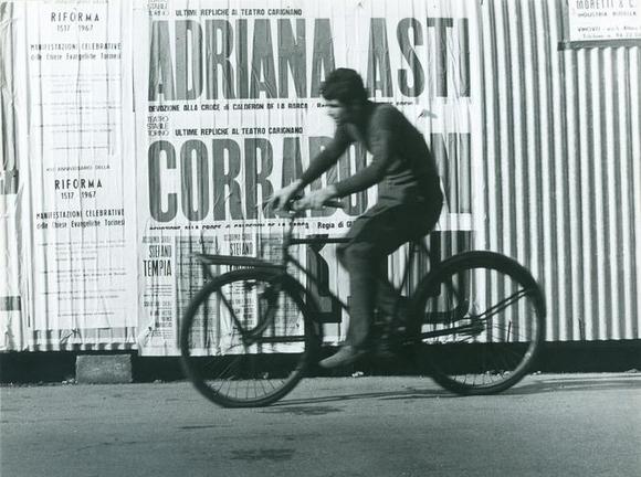 Pubblicità delle ultime repliche di Commedia famosa de La devozione alla Croce al Teatro Carignano