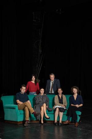 da sinistra Nanni Moretti, Arianna Pozzoli, Alessia Giuliani, Valerio Binasco, Daria Deflorian, Giorgia Senesi 