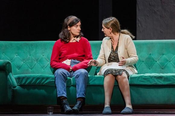 FRAGOLA E PANNA da sinistra Arianna Pozzoli, Daria Deflorian 