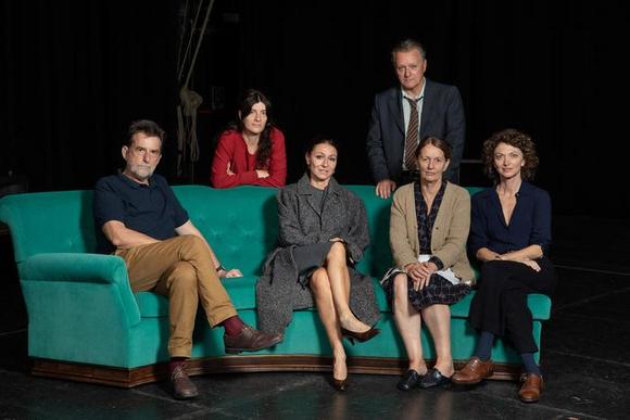 da sinistra Nanni Moretti, Arianna Pozzoli, Alessia Giuliani, Valerio Binasco, Daria Deflorian, Giorgia Senesi 