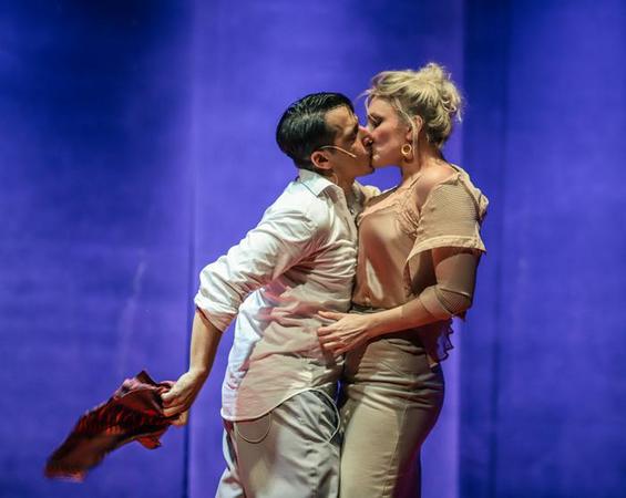 Lehel Kovács (Iago), Alexandra Borbély (Emilia)