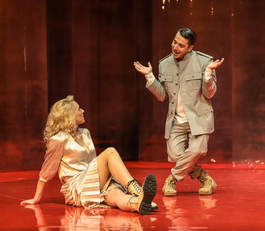 Vivien Rujder (Desdemona), Lehel Kovács (Iago)