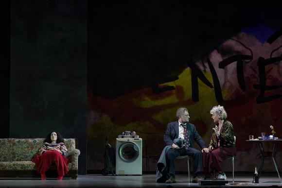 da sinistra Giordana Faggiano, Valerio Binasco, Pamela Villoresi