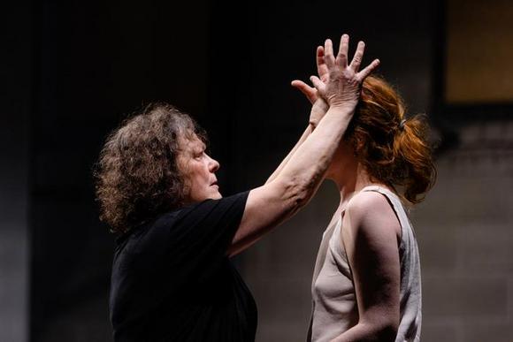 da sinistra Orietta Notari, Valentina Picello