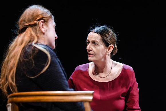 da sinistra Federica Fracassi, Daria Deflorian