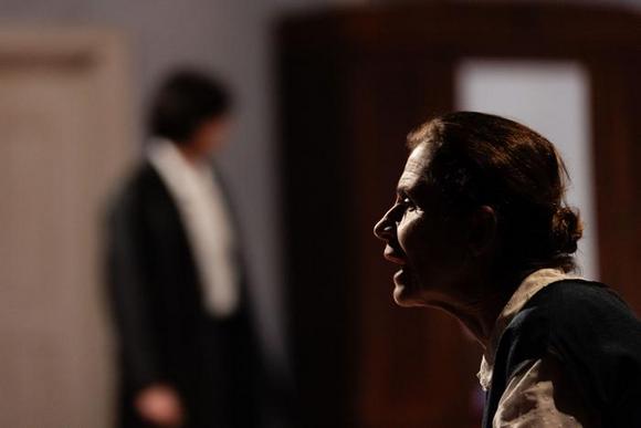 Enrica Origo e sullo sfondo Fabrizio Costella