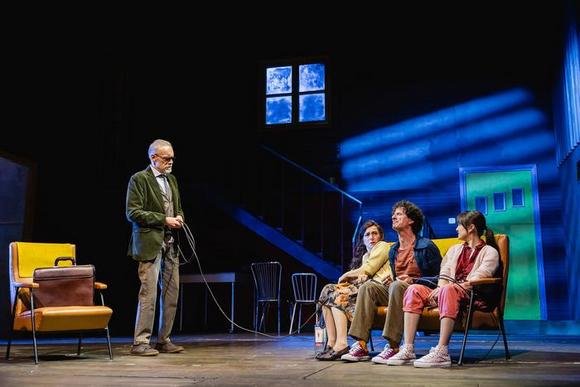 da sinistra Jurij Ferrini (Terapeuta), Arianna Scommegna (Lourdes Grynberg), Michele Puleio (Guido Sosa), Dalila Reas (Jessica Sosa)