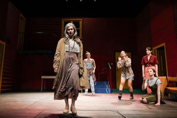 davanti Elisabetta Mazzullo (Susana Lastri), dietro da sinistra Lucia Limonta (Anabel), Simona Bordasco (Betiana), Dalila Reas (Jessica Sosa), Francesca Osso (Dudi)