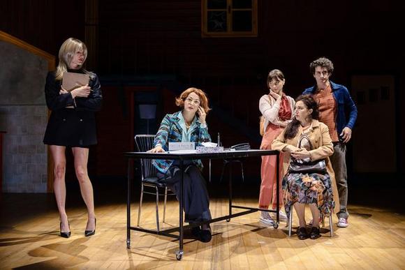 da sinistra Viola Marietti, Roberta Calia, Dalila Reas, Arianna Scommegna, Michele Puleio