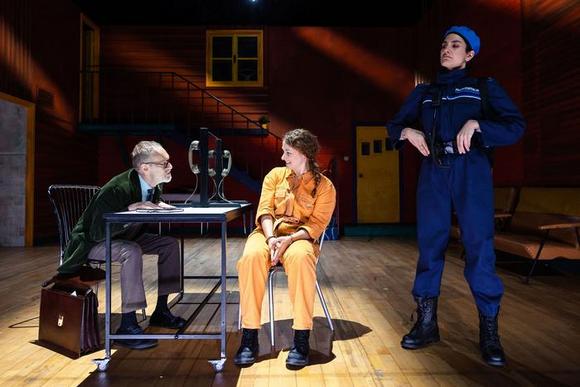 da sinistra Jurij Ferrini, Roberta Calia, Viola Marietti