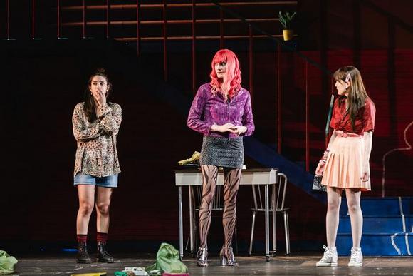 da sinistra Simona Bordasco (Betiana), Viola Marietti (Úrsula), Dalila Reas (Jessica Sosa)