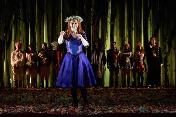 In primo piano Beatrice Vecchione