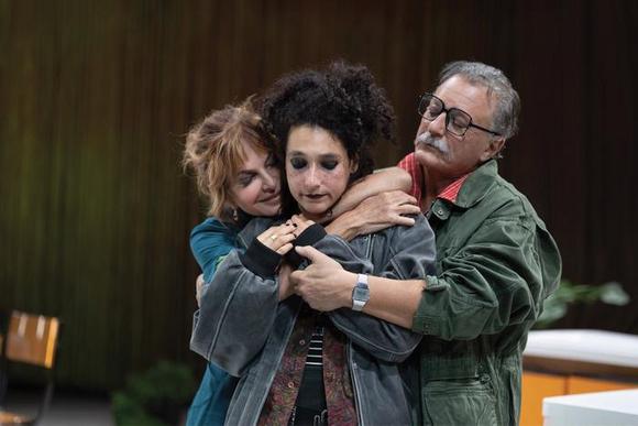 da sinistra Giuliana De Sio, Giordana Faggiano, Valerio Binasco