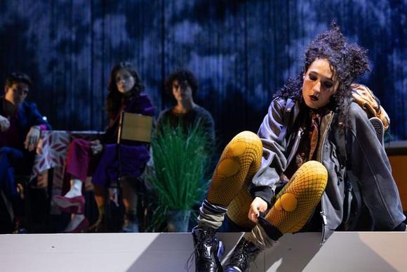 seduta davanti Giordana Faggiano. Dietro da sinistra Fabrizio Costella, Stefania Medri, Giovanni Drago