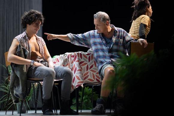 da sinistra Giovanni Drago, Valerio Binasco e, di spalle, Giordana Faggiano