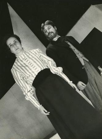 Si riconoscono Anna D'Offizi e Virginio Robino