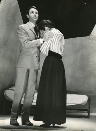 Si riconosce Anna D'Offizi