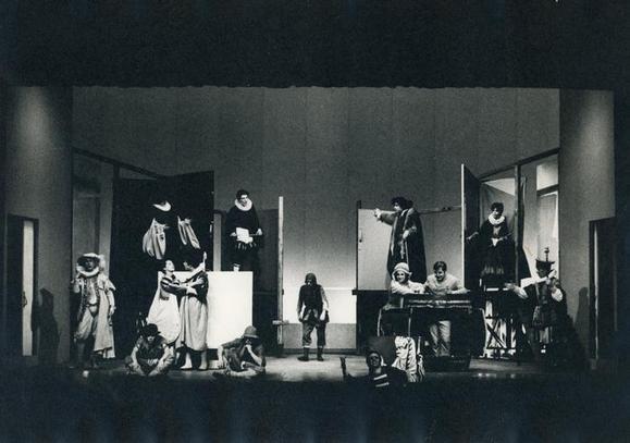 Foto della compagnia (si riconoscono Leo De Berardinis, Anna D'Offizi e Rino Sudano, terzultimo da destra)