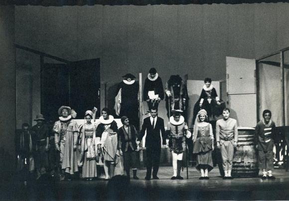 Foto della compagnia (si riconoscono Leo De Berardinis, Anna D'Offizi e Rino Sudano penultimo da destra)