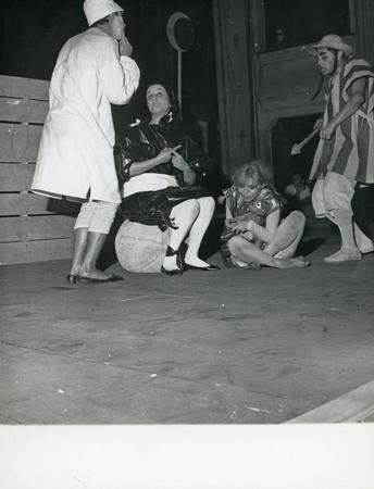 Giuoco con la scimmia, Leo De Beradinis, Anna D'Offizi, Maria Grazia Grassini e Rino Sudano