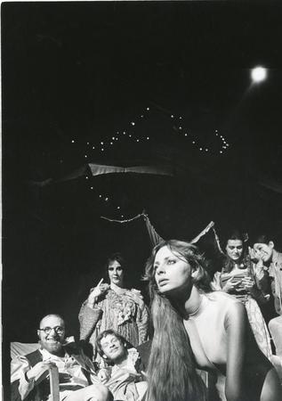 Gruppo Quattro Cantoni. Da sinistra Rino Sudano, Anna D'Offizi, Mario Salvaderi, Barbara Naj, Sabina De Guida, Nadja Srebernik