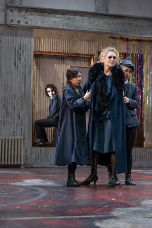 da sinistra: Giovanni Drago (dietro), Greta Petronillo, Sara Bertelà, Martina Montini