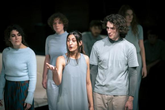 in primo piano Eva Meskhi, Gabriele Valchera