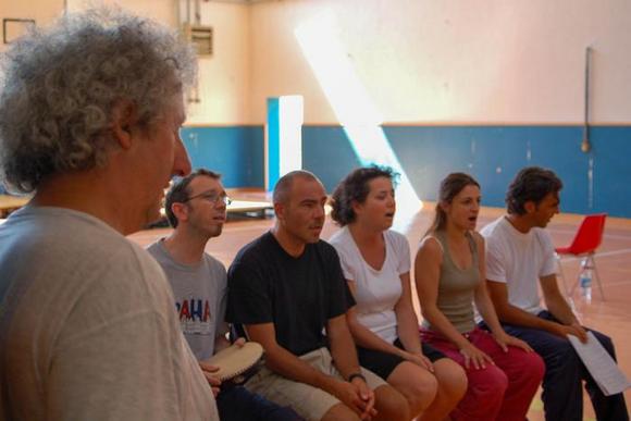 Un momento delle prove, a sinistra di spalle Eugenio Allegri