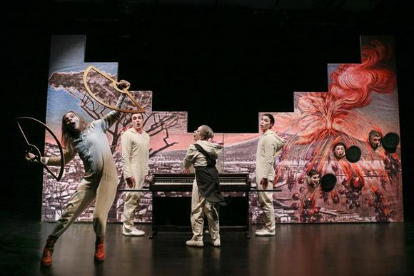 da sinistra:  in primo piano Paolo Oricco; dietro da sinistra: Alessio Arbustini, Maria Luisa Abate, Alessandro Bosticco, Ottavia Della Porta, Valentina Battistone, Marco Isidori.