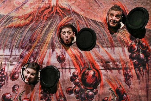 in alto a destra Marco Isidori, in centro Valentina Battistone, in basso a sinistra Ottavia Della Porta.