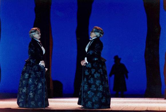 Ilaria Occhini, Lucilla Morlacchi, sul fondo Vittorio Franceschi