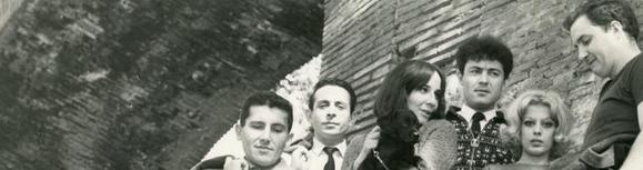 Anna D'Offizi, terza da sinistra