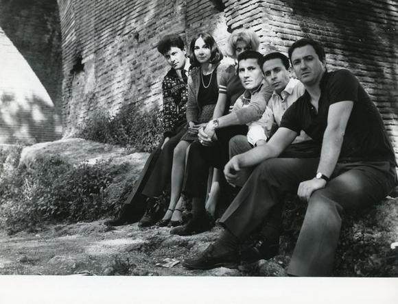 Anna D'Offizi, seconda da sinistra