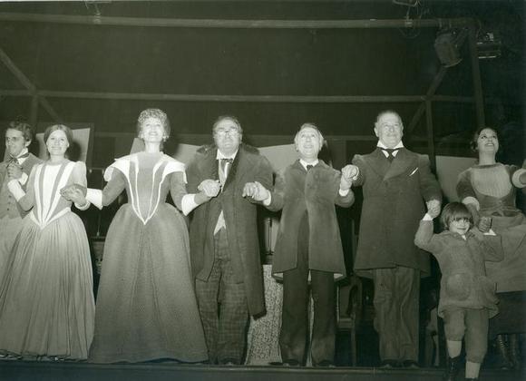 Applausi all'anteprima (Teatro Toselli di Cuneo, 13 gennaio 1970).